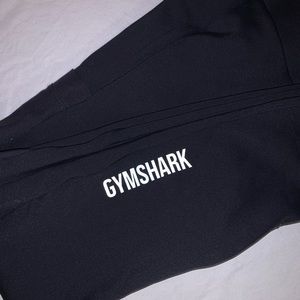 Gymshark leggings black size extra small in excellent condition.